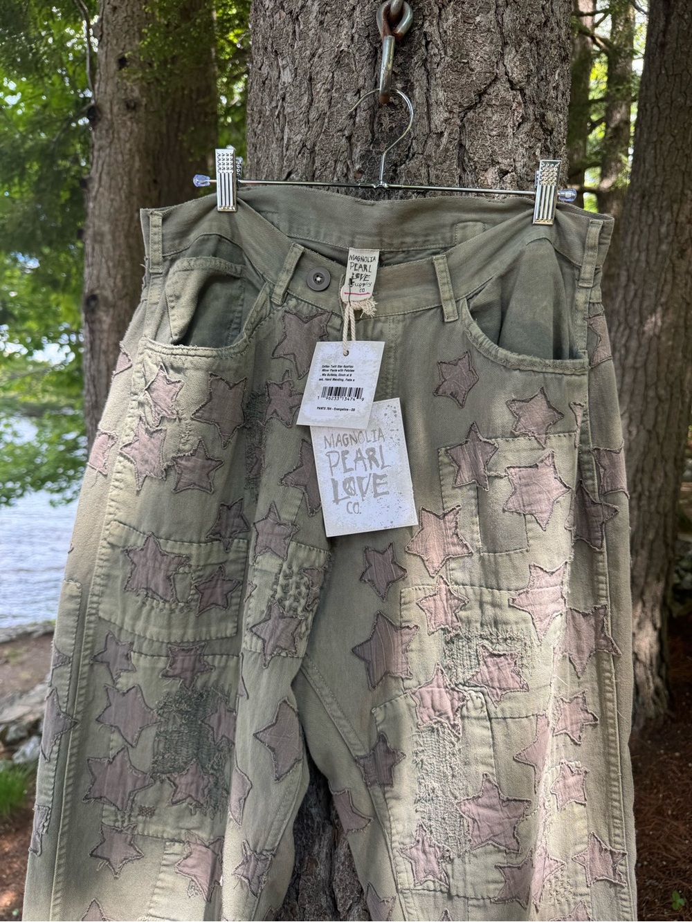 Magnolia Pearl Star Applique Miner
Pants Evangeline